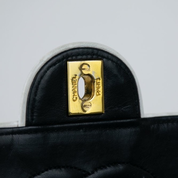 SOLD Chanel Vintage Single Flap Bag - Picture 13 of 16